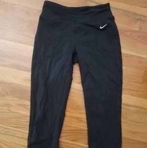 Nike DRI-FIT capri leggings